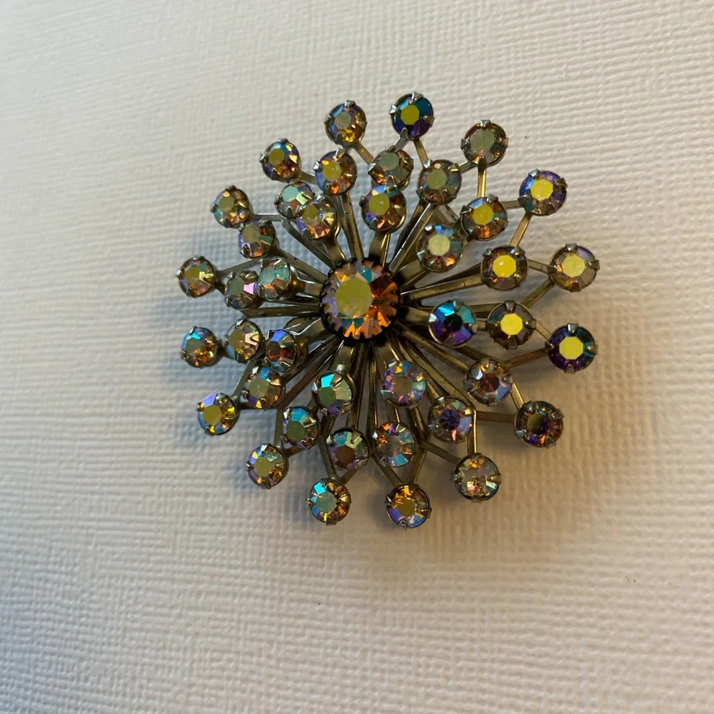 Vintage Rhinestone Star Brooch - Picture 2 of 4